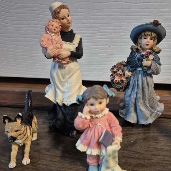 Porcelain mini dolls and animals - Picture 4 of 7